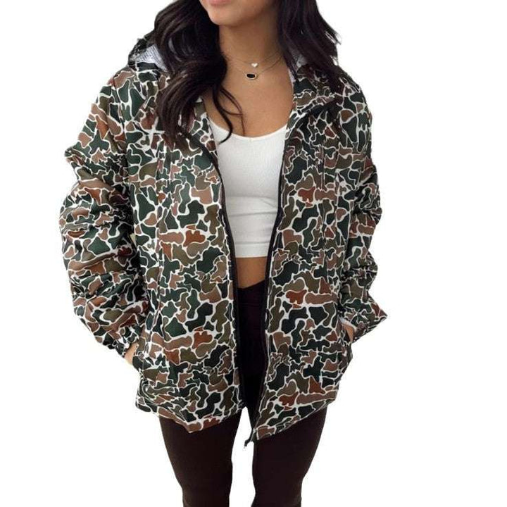 Stay Stylish and Dry with Our Long Sleeve Zipper Rain Jacket